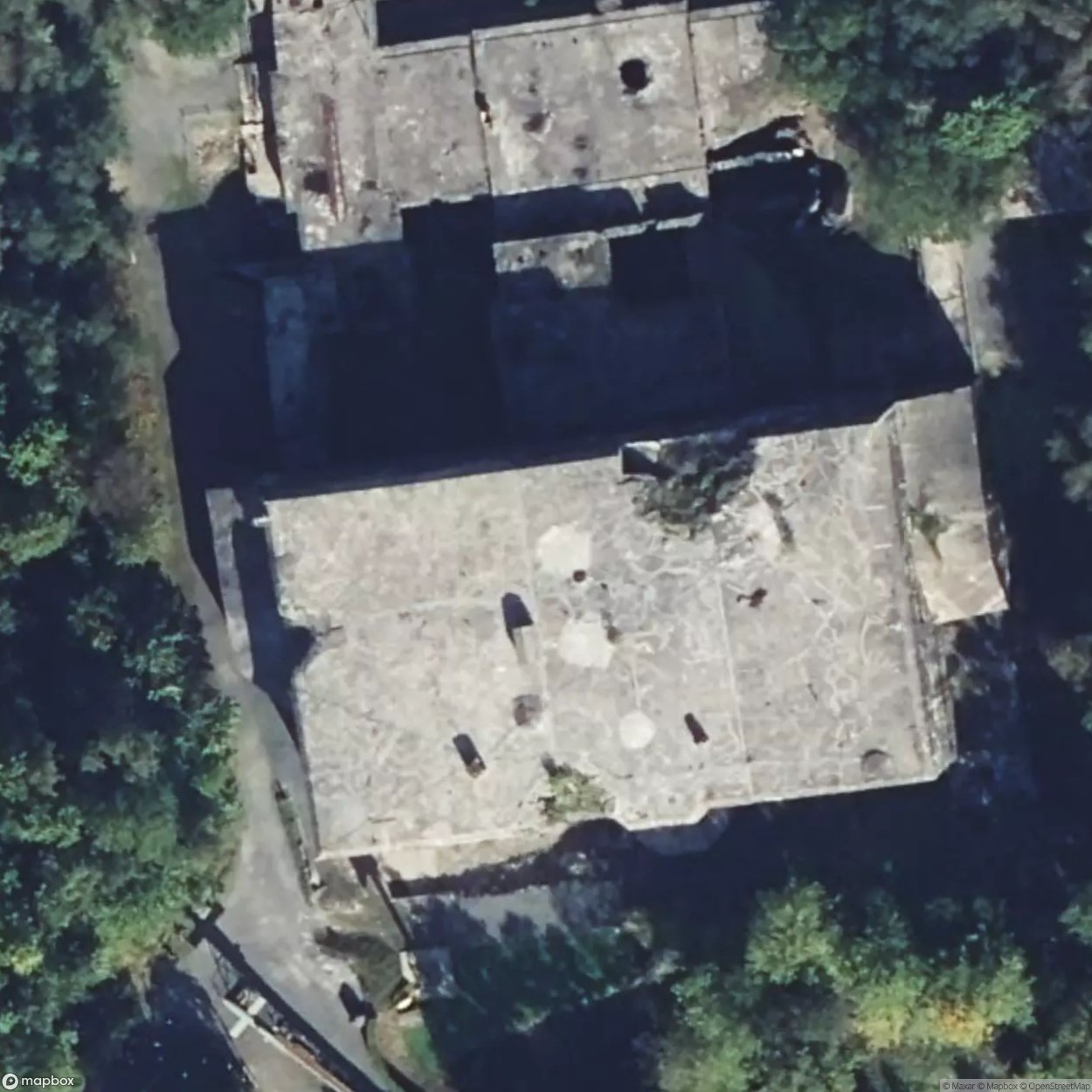 The Bunker House [FRA] #01272