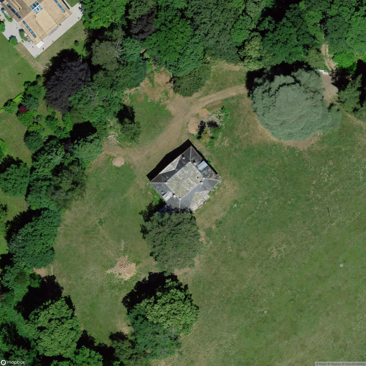 Abandoned Manor [CHE]