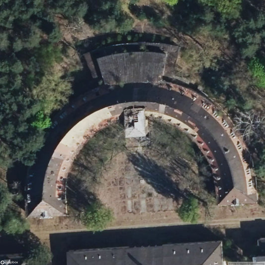 Building with Cinema/Bunker [DEU]