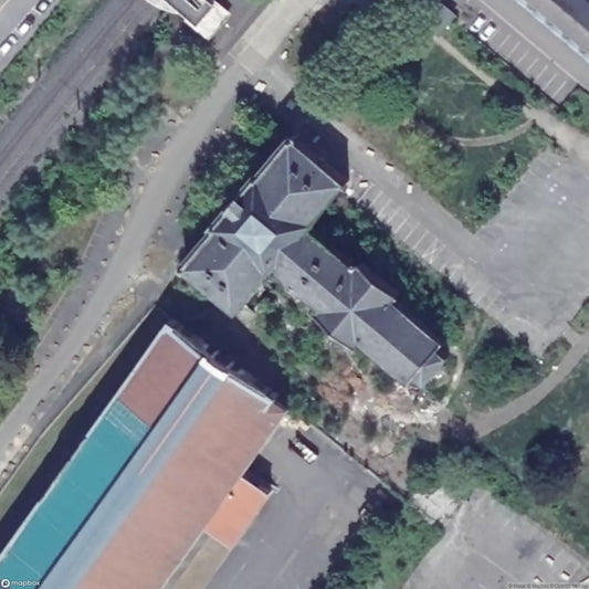 Hotel / School [FRA]