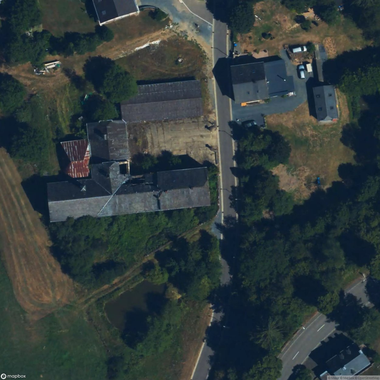 House of the Shark / Maison Decker [LUX]