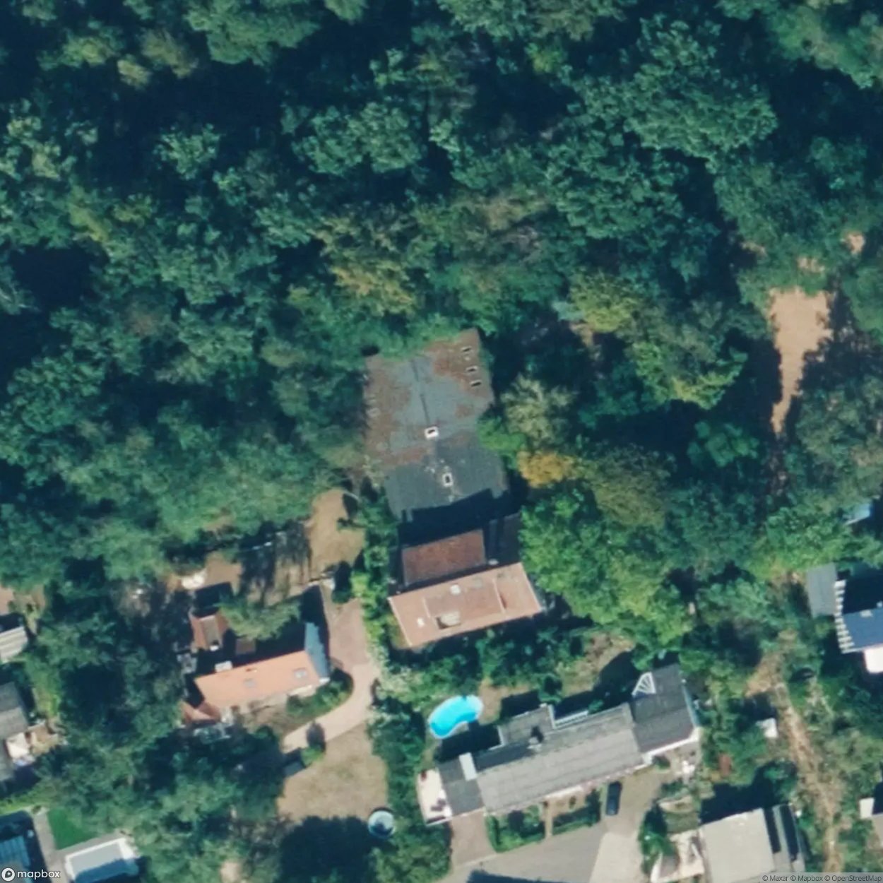 House Liege Lawn [DEU]