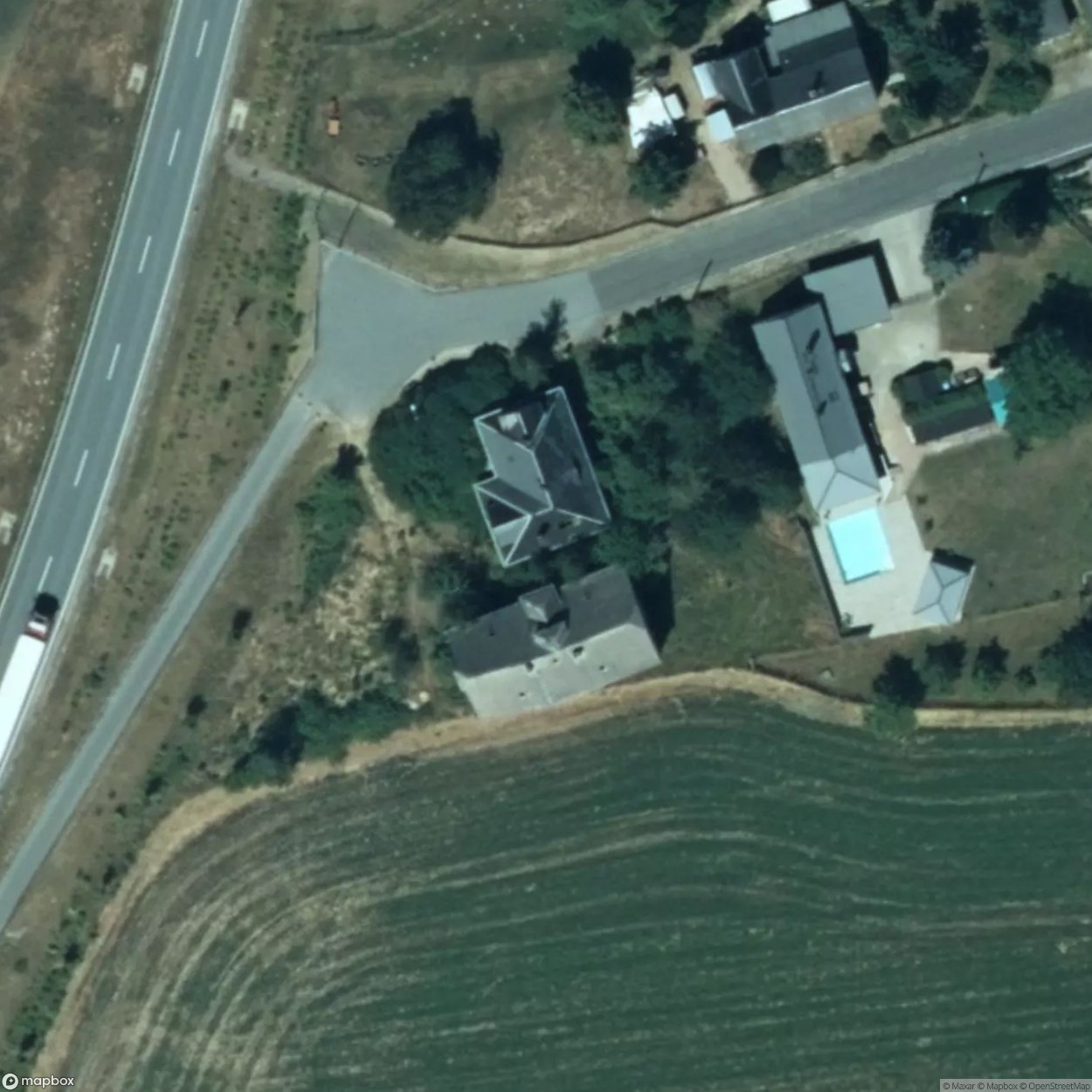 Residential house with factory [DEU]