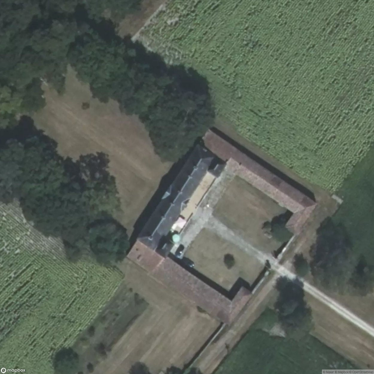 Chateau Les Dauphins [FRA] #19398