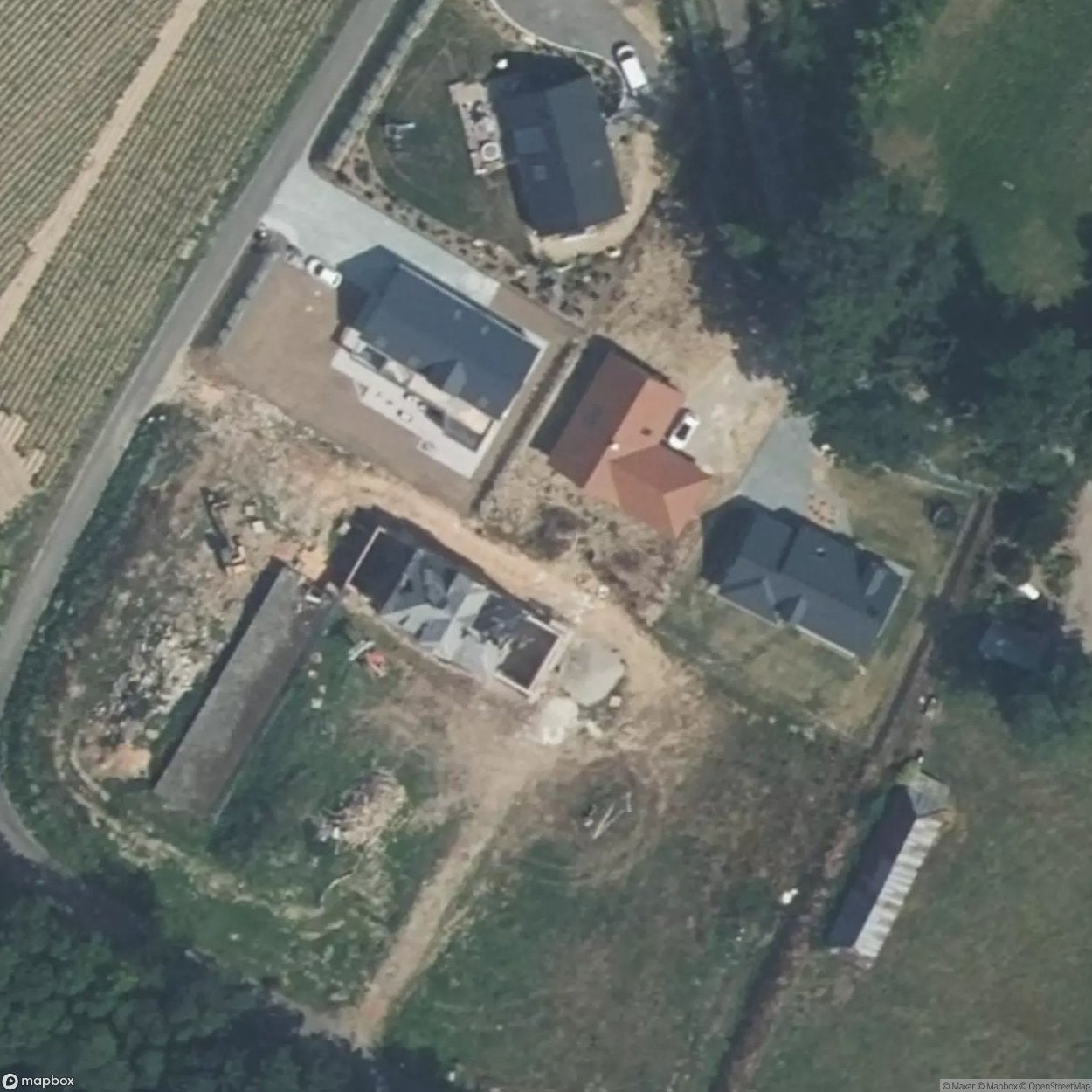 Flea Market House [FRA]