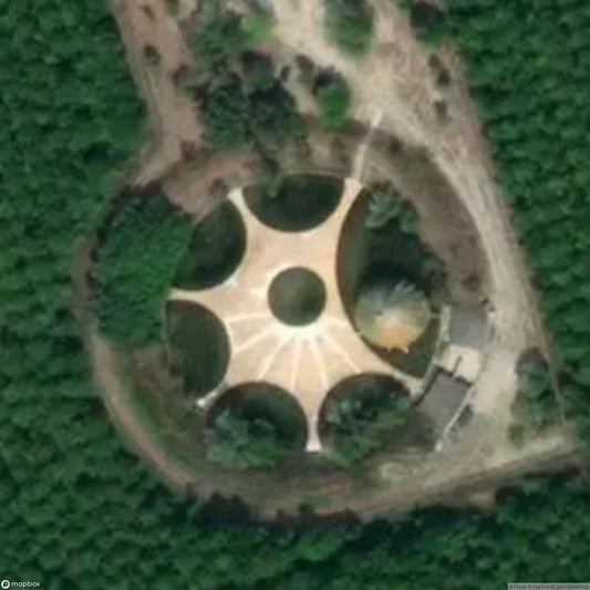 Woodpecker - abandoned nightclub [ITA]