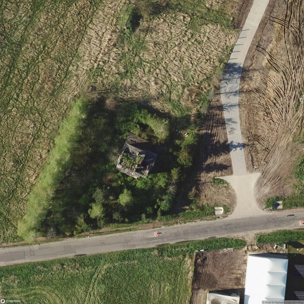 Site Abandoned Residential Building With A Factory And An Unfinished Store [POL] #33705