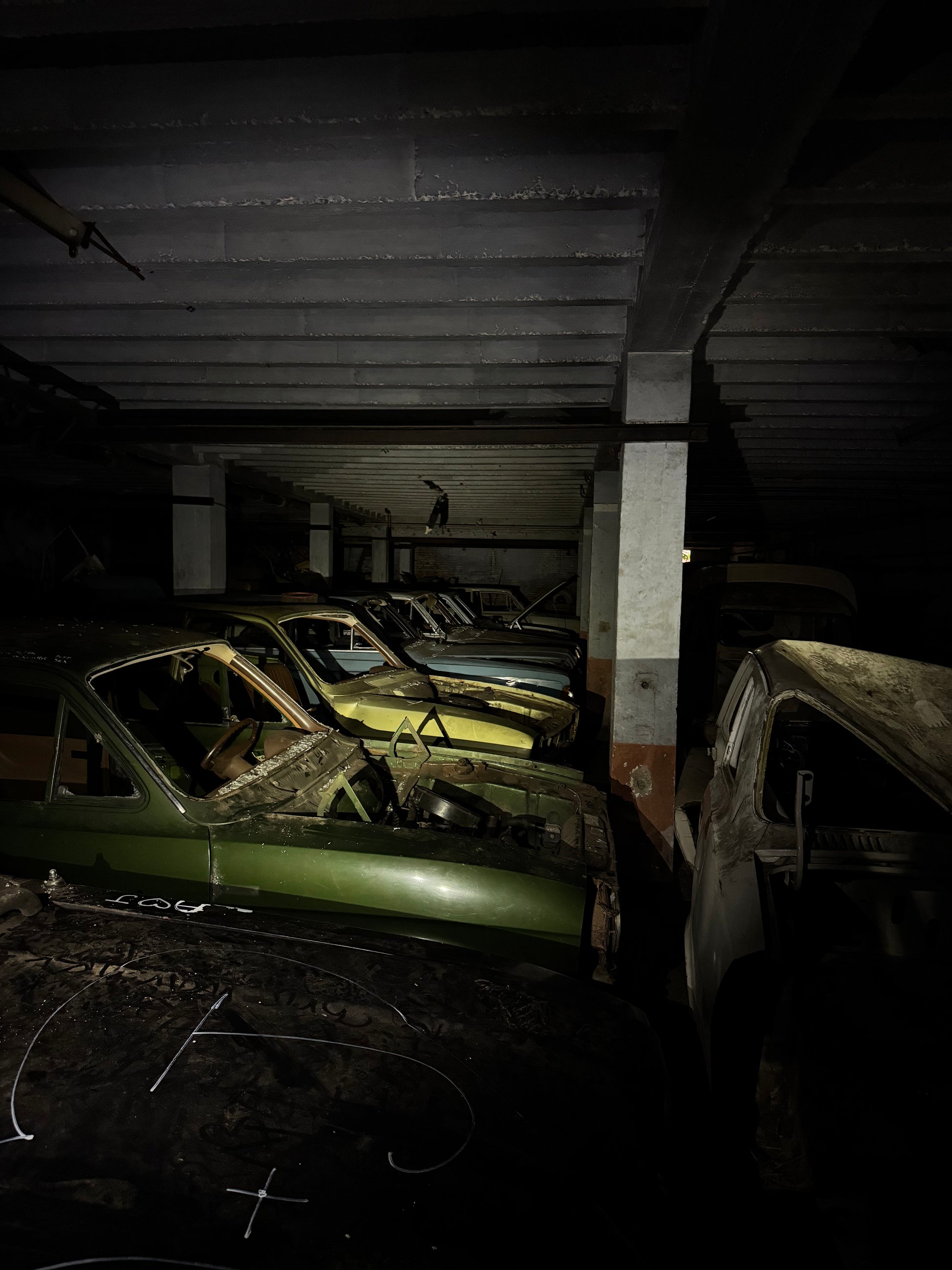 Ford Garage [BEL] The Urbex Factory