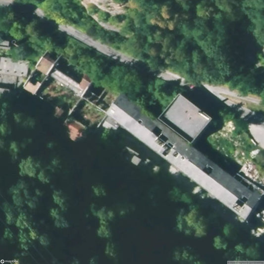 The landlocked factory / L'usine enclavée [FRA] - The Urbex Factory