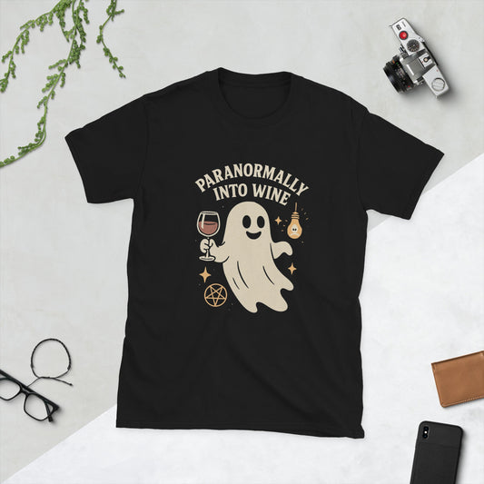 zParanormally into Wine – Unisex Shirt voor Wijnliefhebbers met een Bovennatuurlijk Randje - The Urbex Factory